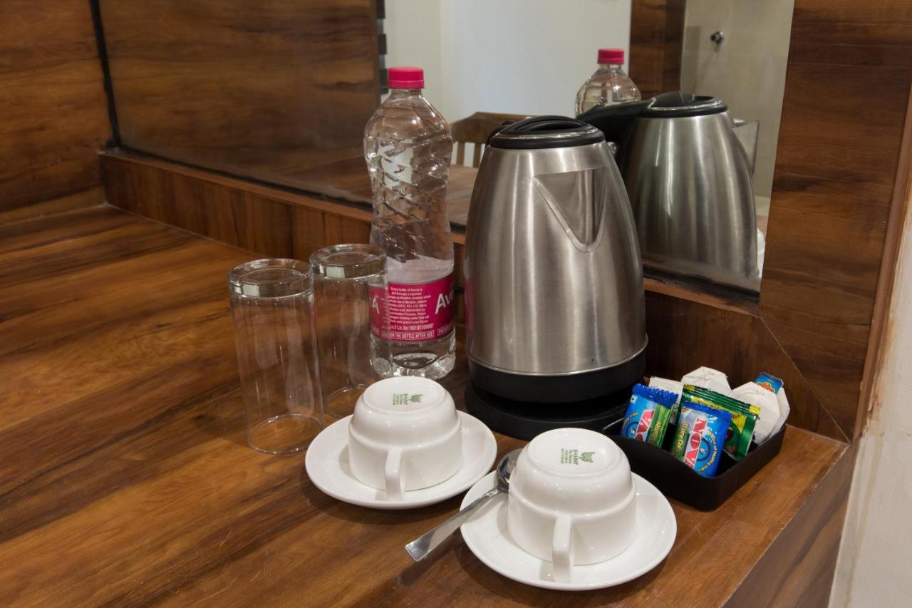 The Alpino Hotel ニューデリー エクステリア 写真