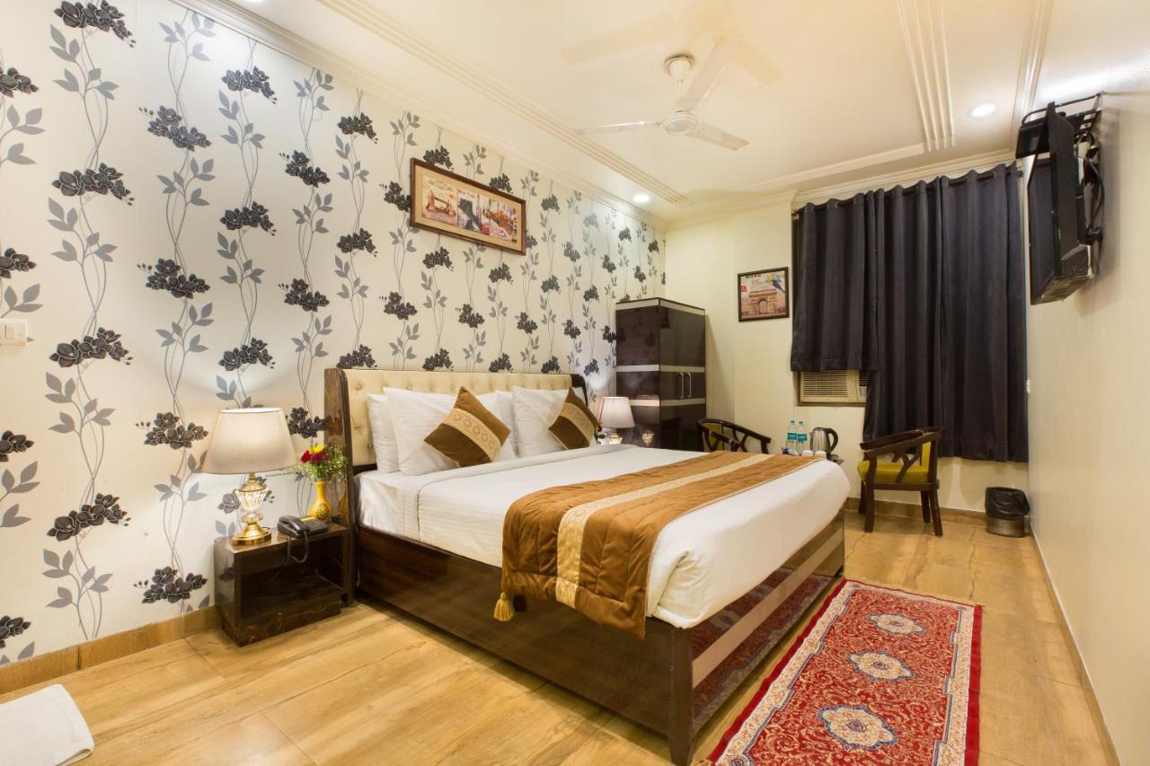 The Alpino Hotel ニューデリー エクステリア 写真