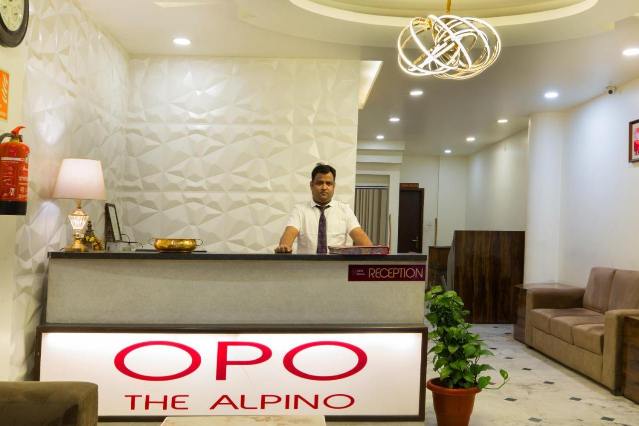 The Alpino Hotel ニューデリー エクステリア 写真